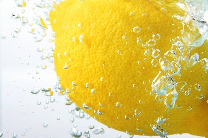 水中のレモン 果実の無料フード写真素材 無料写真素材 果物 フルーツ レモン ライム Kud0049 004 ダウンロード 無料 高解像度画像